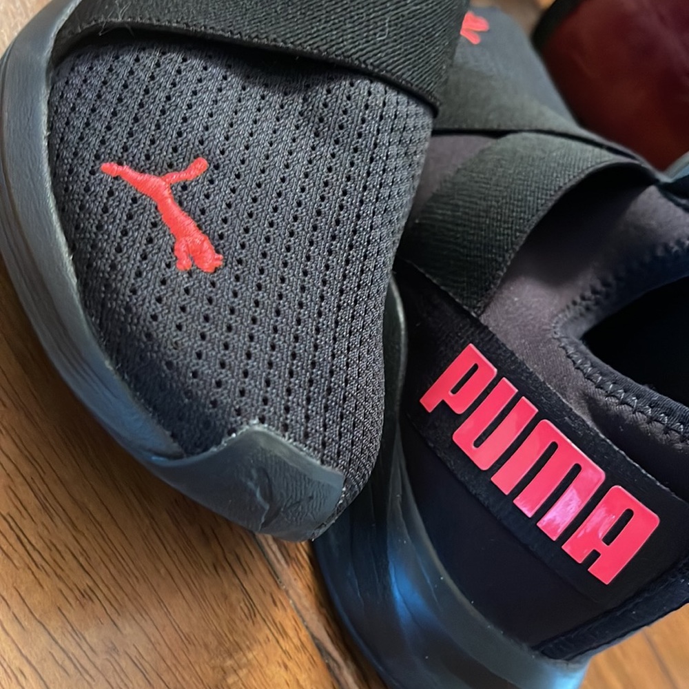 PUMA NEW! Very easy to slip on black puma Athletic shoes! NWT BUT NO BOX - Picture 6 of 9